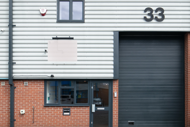 Warehouse to let in Moor Park Industrial Centre, Watford