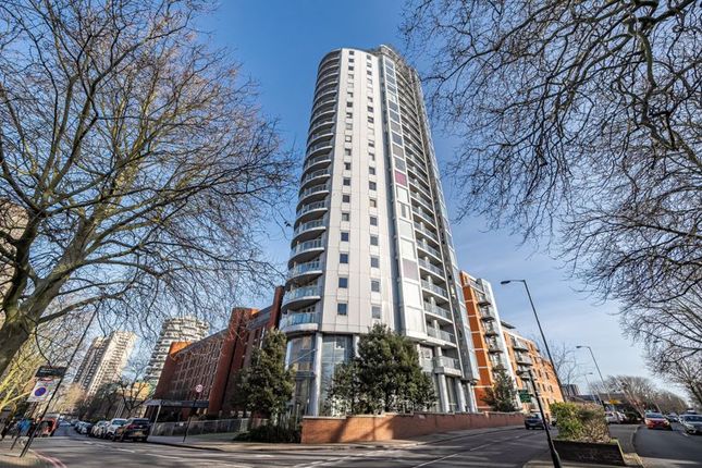 Thumbnail Flat to rent in Altyre Road, Croydon