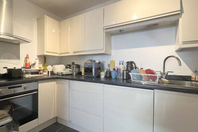 Flat for sale in Benhill Wood Road, Sutton