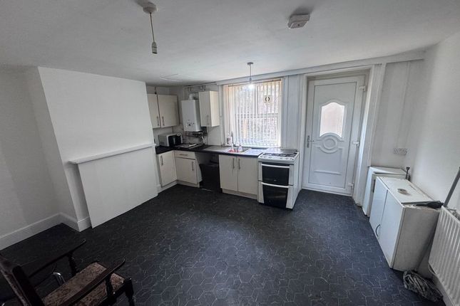 4,, Meltham Road, Huddersfield photo 5