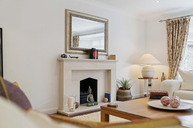 19 Islay Drive, Glasgow photo 3