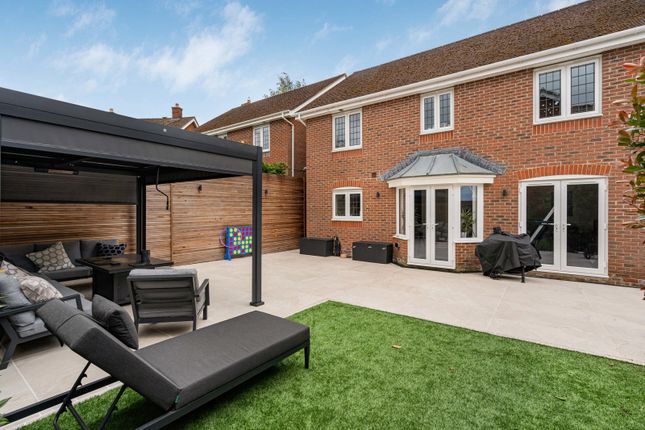 22, Kings Worthy Road, Fleet photo 4