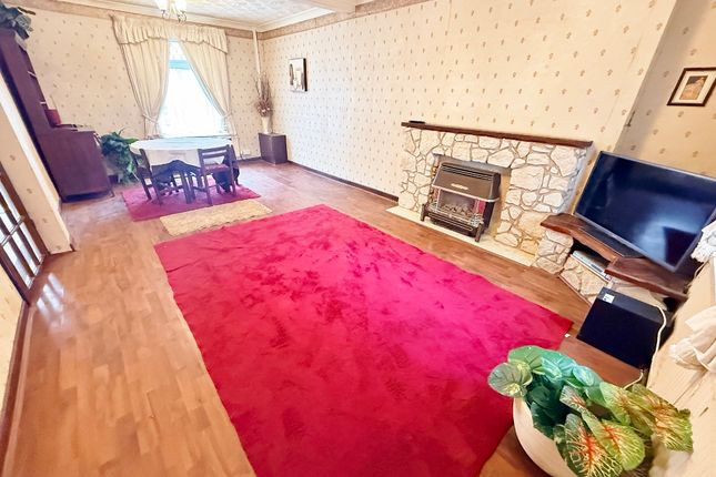 6 Cambrian Place, Swansea photo 3