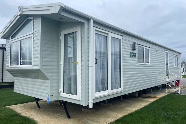 Thumbnail Property for sale in Sea End Boat House, Burnham-On-Crouch, Essex