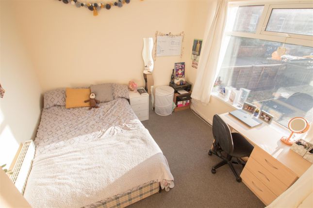 Grimthorpe Place, Leeds photo 3
