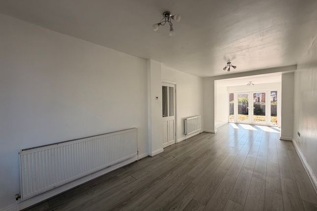156 Hollydale Road, Birmingham photo 5