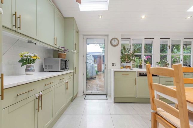 36, Rogers Road, London photo 4