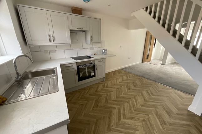 6 Durham Place, Scarborough photo 2