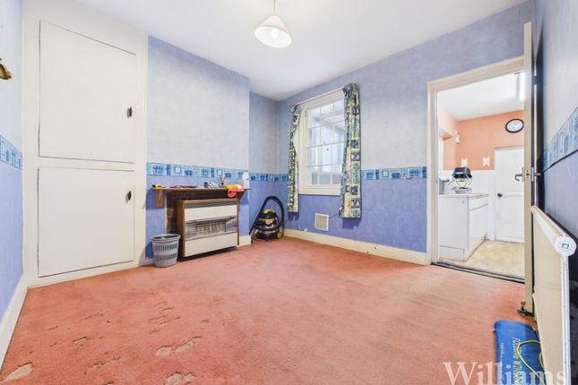 69 Bicester Road, Aylesbury photo 5