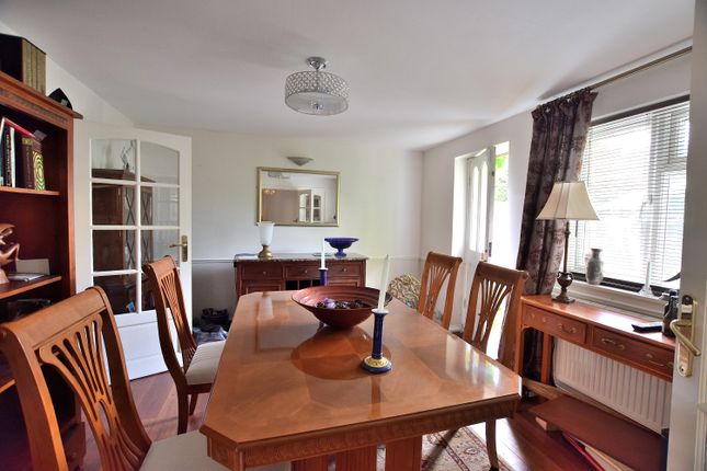 162B, Bramley Road, Southgate photo 4