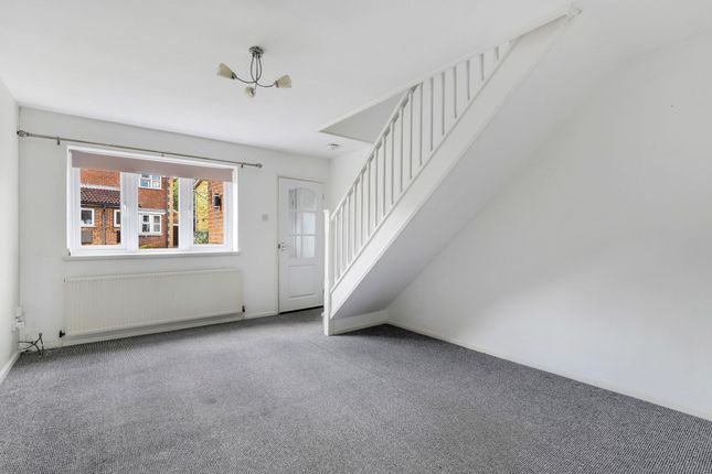 17 Minster Close, Nottingham photo 4