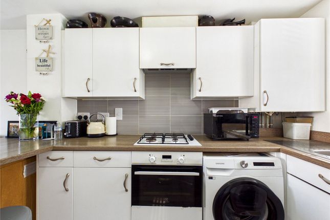 8, Allen Aldridge Grove, Colchester photo 3