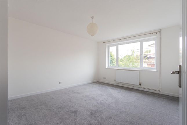 Thumbnail Flat to rent in Maryport Road, Cardiff