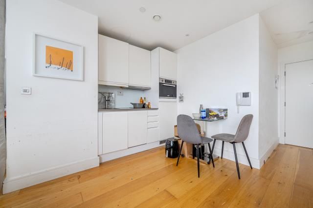Flat 59 Skyline,, High Street, Slough photo 3