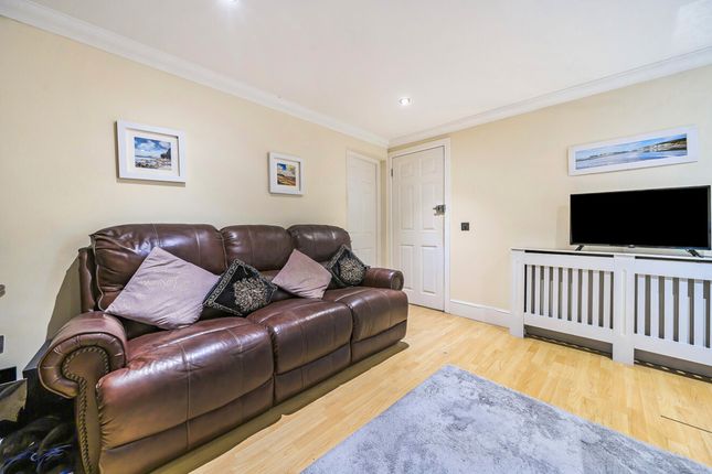 33A,, Wycombe Lane, High Wycombe photo 4