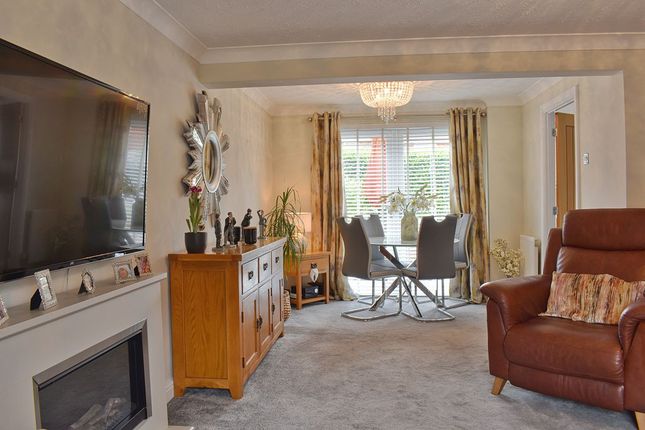 5, Halliwell Close, Newark photo 4