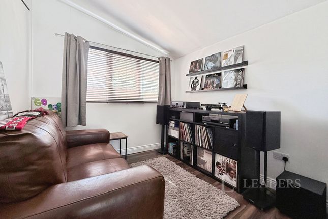5, Chantry Road, Bedford photo 4