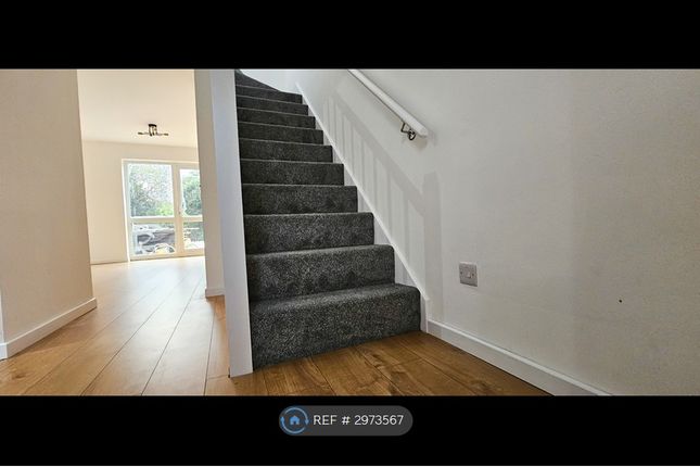 Dovedale Avenue, Sutton-In-Ashfield photo 4