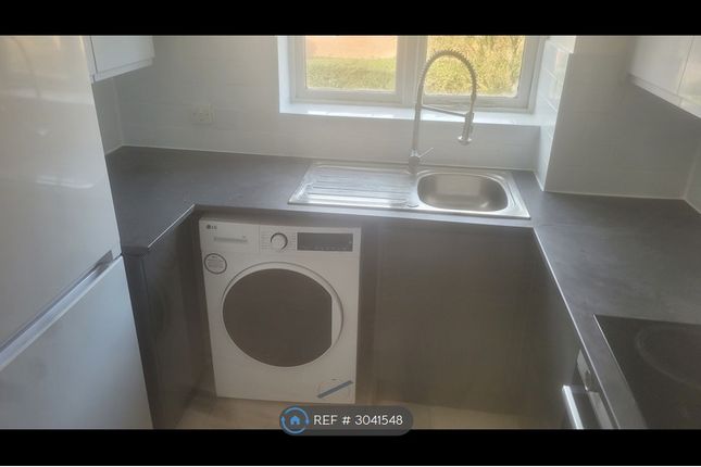 Dunlop Close, Dartford photo 5