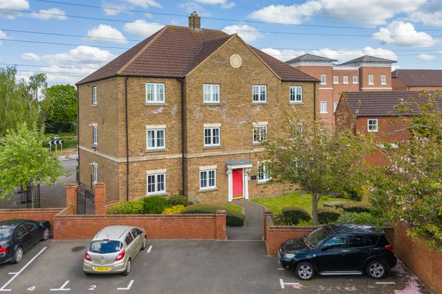 Thumbnail Flat for sale in Brimmers Way, Fairford Leys, Aylesbury