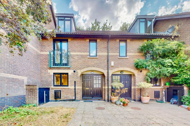 3-bed house on 14, Ridgeway Gardens, London, £3,500/mo