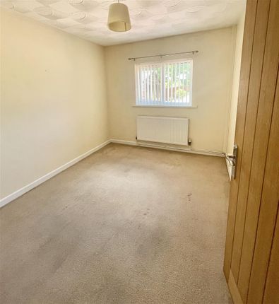 Bungalow to rent in New Road, Begelly, Kilgetty