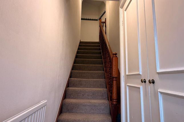 The Flat, 8 -10, Main Street, Stratford-upon-Avon photo 2
