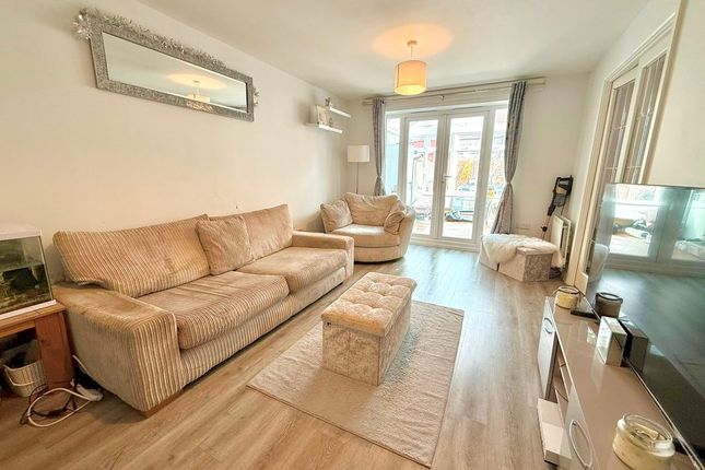 14, Fieldstone, Houghton Regis photo 4