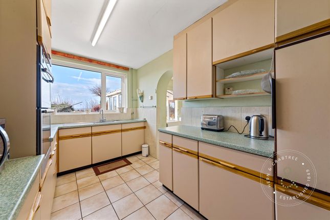 49, Everest Avenue, Cardiff photo 3