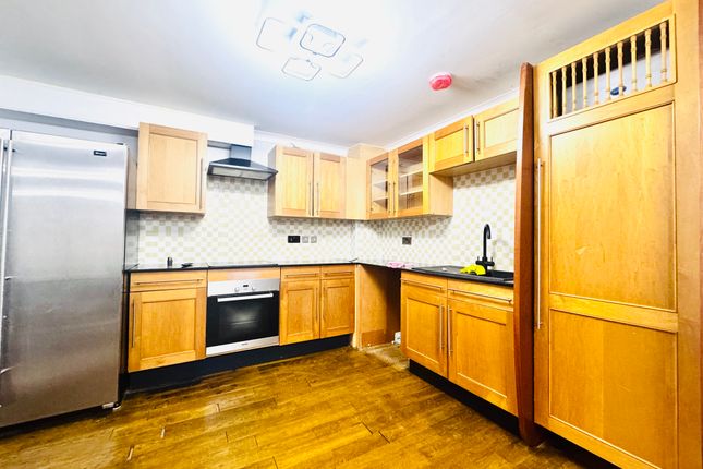 Flat 3, 21, Chequers Lane, Wellingborough photo 4