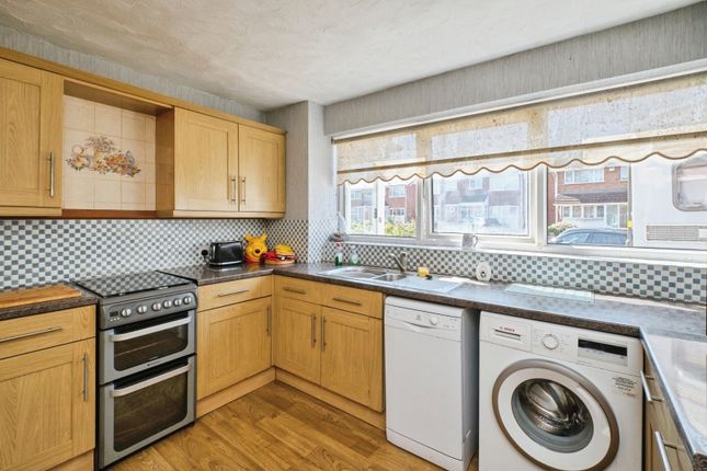 59, Mears Drive, West Midlands photo 4