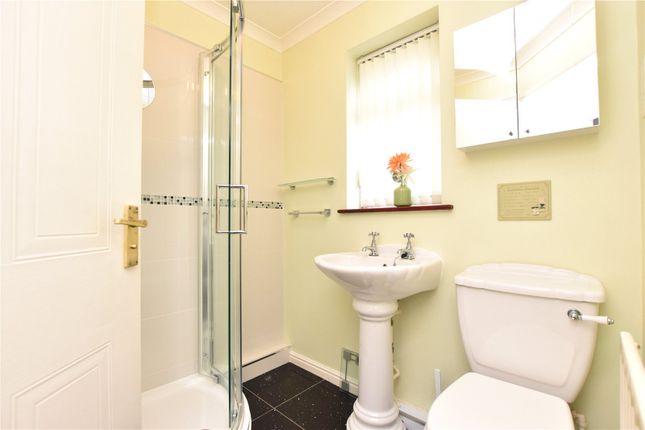 21, Cambridge Court, Leeds photo 5