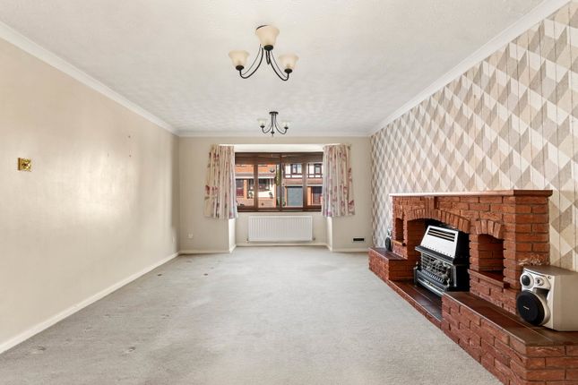47, Meadowbank Drive, Worcester photo 4