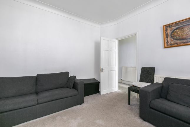 136, Kitchener Road, London photo 4