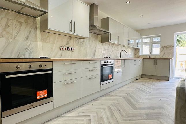 17, Greencroft Road, Hounslow photo 3