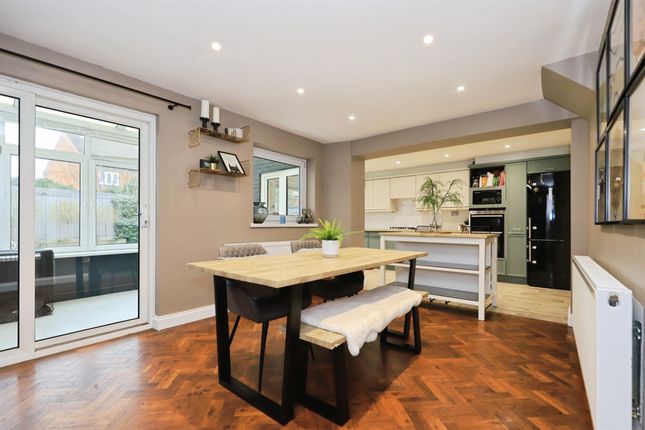 12, Almond Way, Stourport-On-Severn photo 2