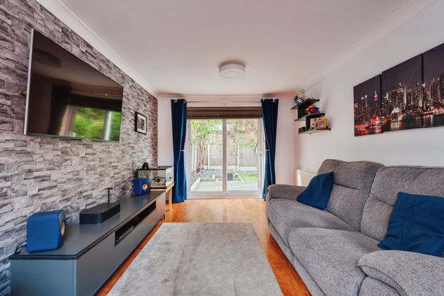 22, Hornsmill Way, Helsby photo 3