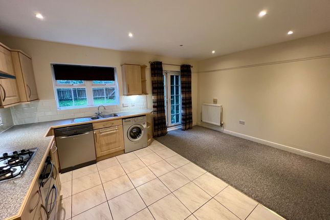 35, Woodlea Lane, Leeds photo 4