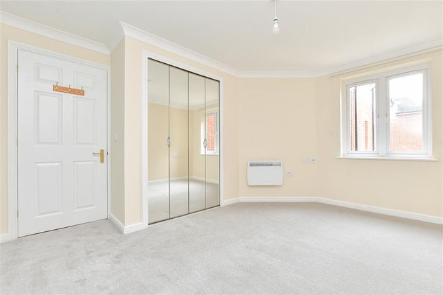 Flat for sale in Prices Lane, Reigate, Surrey