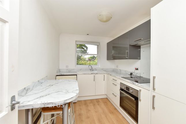 1-bed flat on Cyprus Court, Cyprus Road, Faversham, £80,000