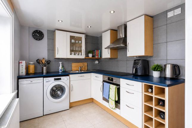 58, High Street, Barry photo 4