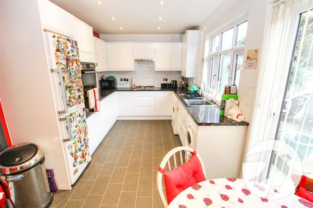 24, Katherine Gardens, London photo 3