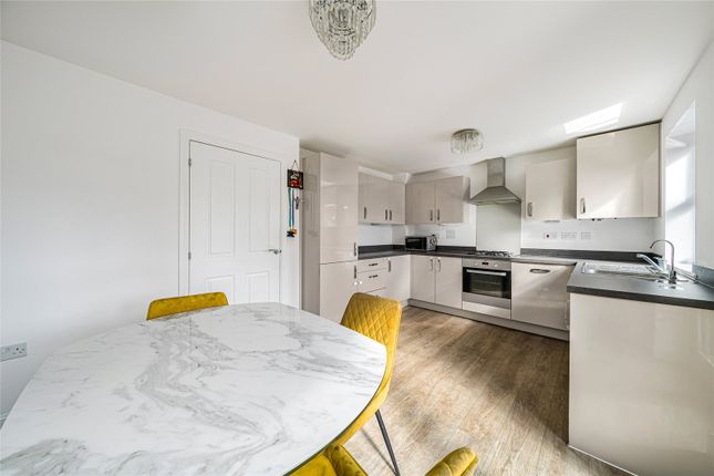 7, Freeman Close, Ebbsfleet Valley photo 4