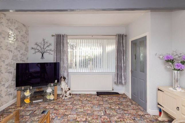 34, Acre Place, Bradford photo 2