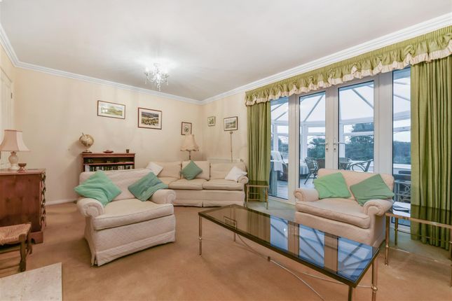 32, Longmeadow Gardens, Birdham photo 3