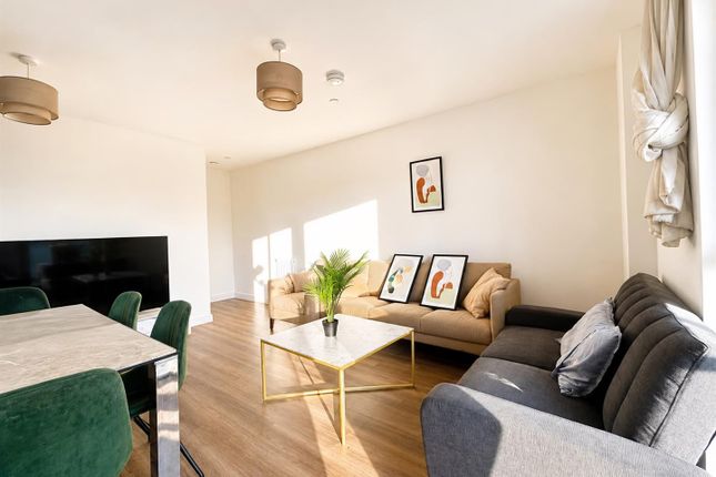 109, St Pier Court, Green Street, London photo 3