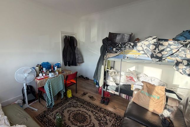 Norbury Crescent, London photo 3