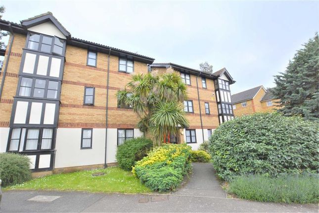 Thumbnail Flat to rent in Woodvale Way, London