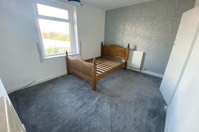 15, New England Road, Keighley photo 4