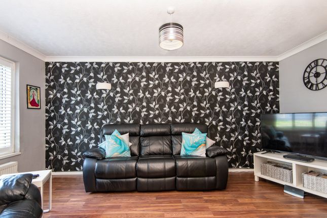Flat for sale in Western Road, Lancing